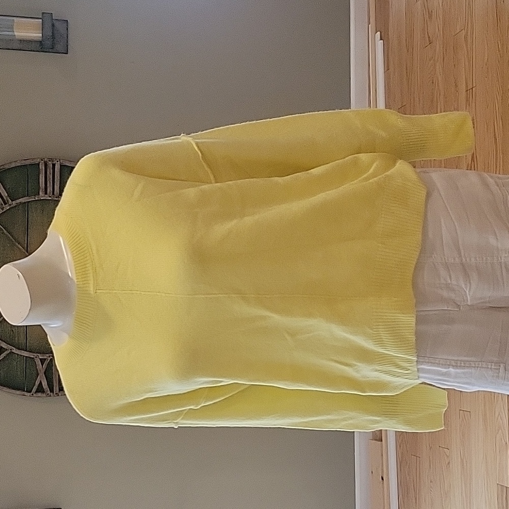 Vince Camuto Yellow Crew Neck Sweater With Ribbed Trim